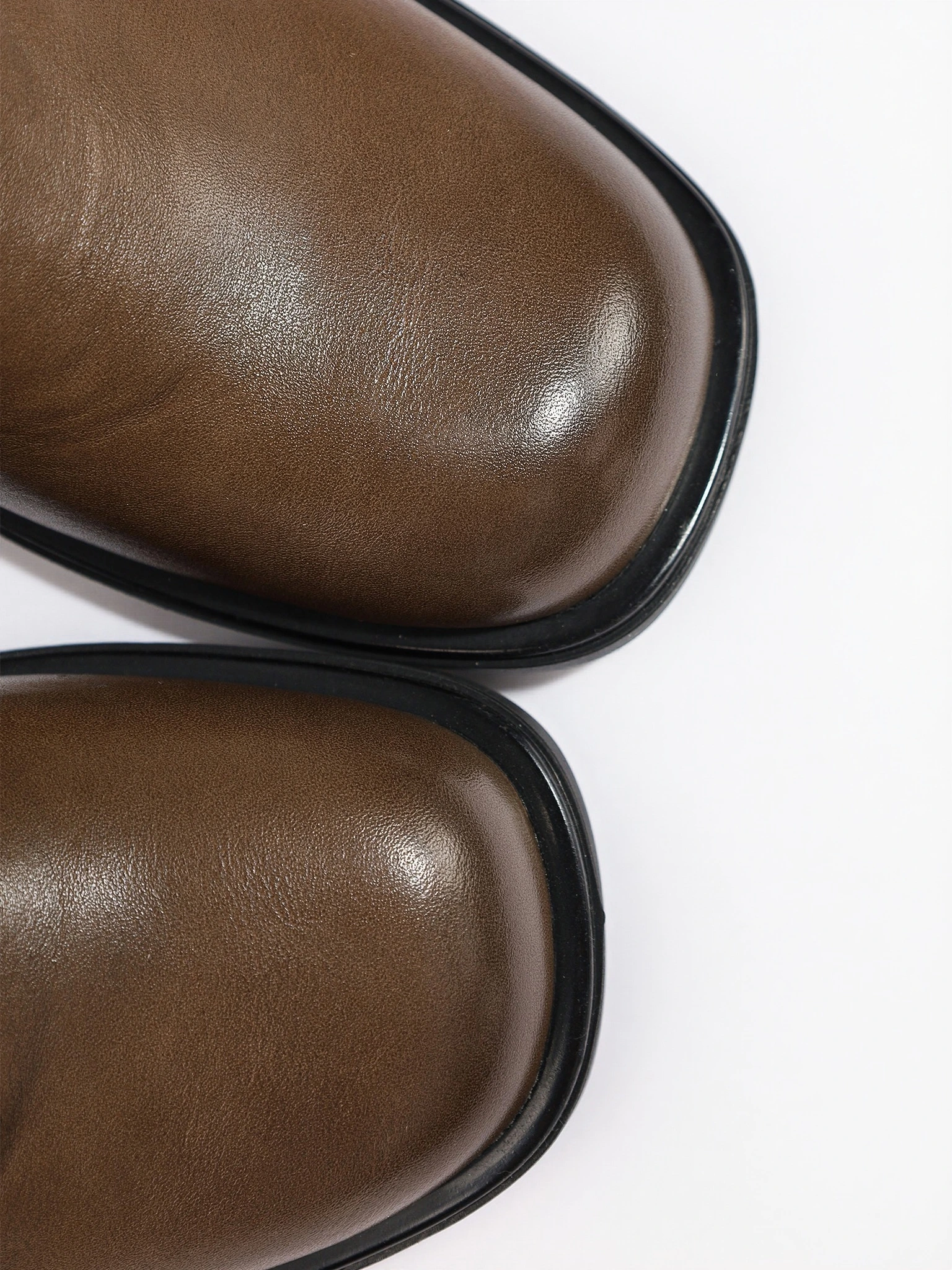 Сапоги укороченные с отворотом цвета хаки